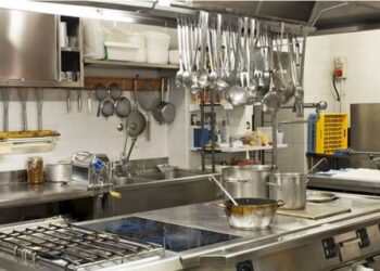 Top 6 Commercial Cooking Equipment Your New Restaurant Should Possess