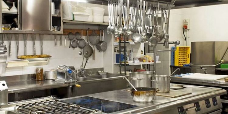 Top 6 Commercial Cooking Equipment Your New Restaurant Should Possess